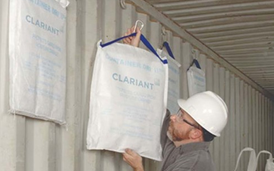 Protéger vos biens en Chine durant la mousson grâce aux sachets absorbeurs et un entreposage sécurisé.